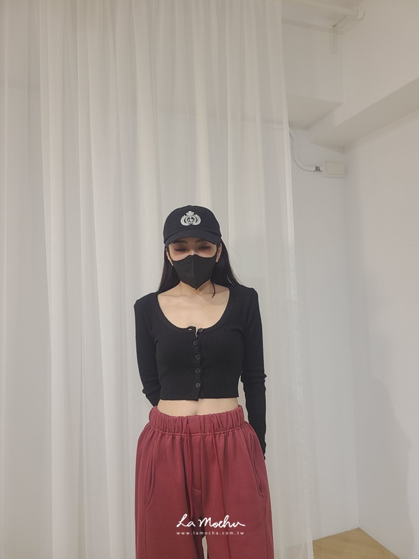 激瘦爆性感坑條上衣